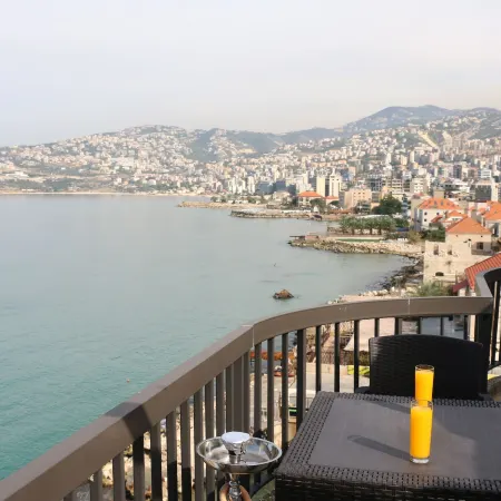 Holiday Suites Hotel & Beach Resort