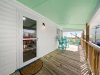 Beach Cabin - Perfect for Your Family Getaway! Pet Friendly! 2 Bedroom Cottage by RedAwning - Pet friendly