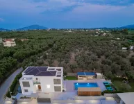Antonia Villa - Luxurious Serenity with Private Pool, by ZanteWize -  Casas de vacaciones