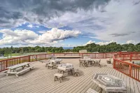 Hike, Golf & Ski: Beech Mtn Condo w/ Resort Perks! - ジム