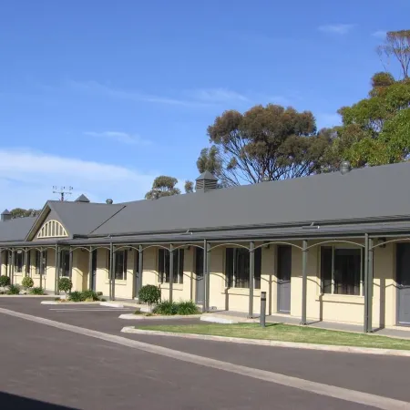 Sundowner Motel Hotel
