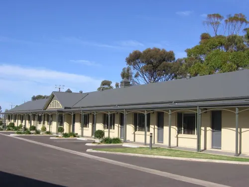 Sundowner Motel Hotel