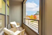 Near Downtown: Luxury Townhome in Bentonville! - Apartments