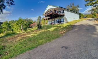 Spacious Norfork Lake Home: Game Room + Views!