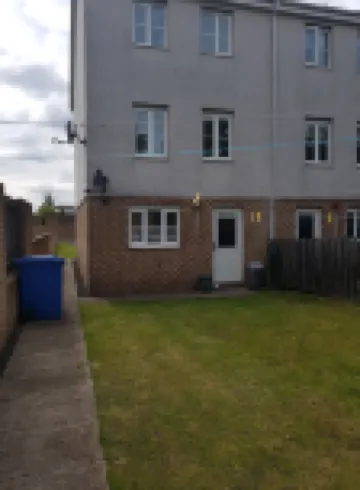 Livingston 4 Bedroom Townhouse Hotels in 