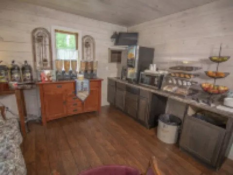 Coachlite Inn Hotels in Sister Bay