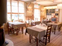 Logis Auberge du Valburgeois Hotels in Gace