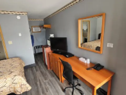 Forest Plaza Motel Hotels in Mount Forest