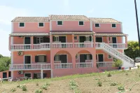 Pink House Socrates Corfu Beachside Retreats - Pet friendly