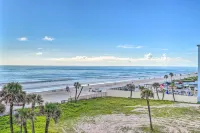 Beachfront Studio w/ Community Indoor Pool! - Condos