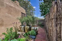 Modern Condo w/ Santa Fe Charm 1 Mi to Plaza - Condos