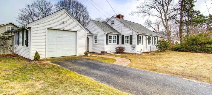 2 Mi to Beach Walkable Coastal Gem in Hyannis! Hotels in Hyannis