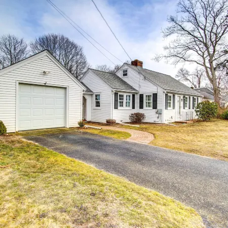 2 Mi to Beach Walkable Coastal Gem in Hyannis!