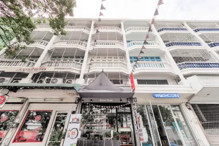 Bossa House Hostel & Cafe