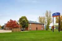 Howard Johnson by Wyndham Waterloo/Cedar Falls Hotels in Waterloo