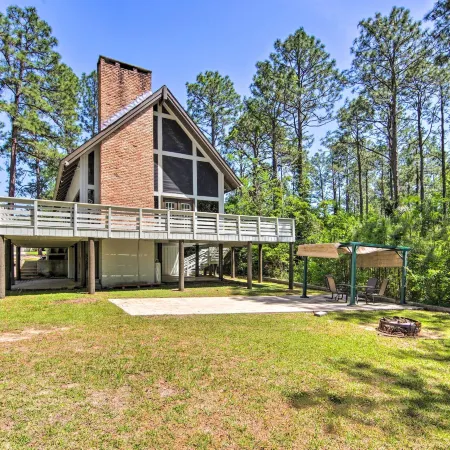 Brookeland Resort Cabin w/ Golf + Lake Access