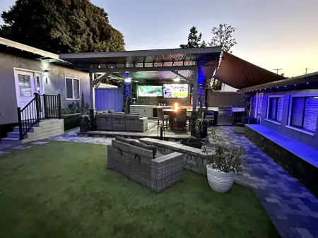 Welcome to SD Cozy Home - A Отели рядом с достопримечательностью «Dr J's Elegant Reflections Med Spa»