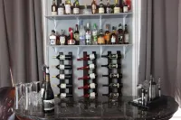 The George Manor - ที่มีบาร์