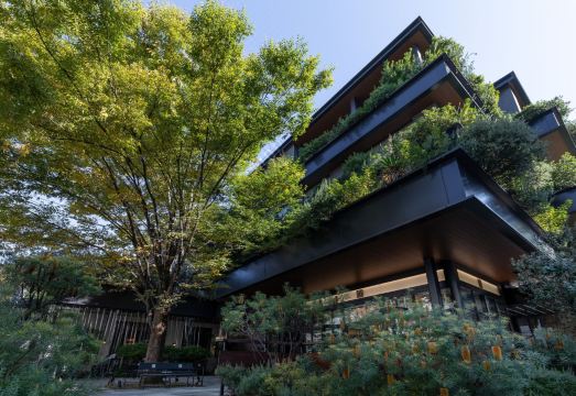 Trunk(Hotel)Cat Street의 트렌디한 건물 외관