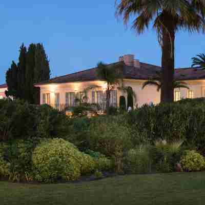 Hôtel Royal-Riviera Hotel Exterior