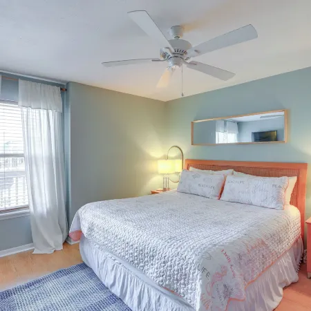Beach and Pool Access at Condo on Cedar Key!
