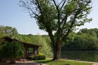 Basswood Resort Hotels in Platte City