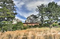 Waterfront Seaside Beach Home w/ Views & Hot Tub! - de playa