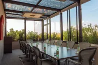 Numu Boutique Hotel, in the Unbound Collection - parking