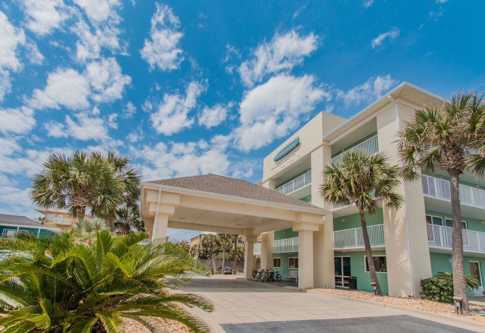 Surf & Sand Hotel - Housity