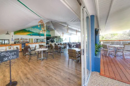 Rosslyn Bay Resort Отели в г. Ейппун