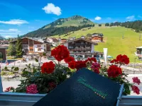 Hotel Tannbergerhof im Zentrum Von Lech - Mountain view