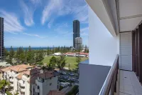 Ultra Broadbeach - Sea View