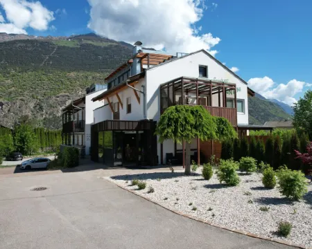 Residence Montani Hotels in Laces
