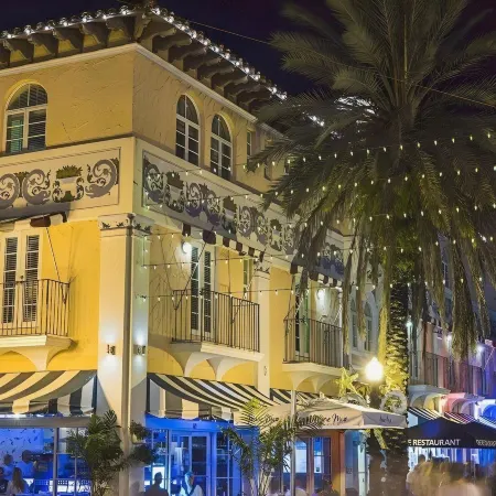 Kasa El Paseo Miami Beach Отели рядом с достопримечательностью «Памятник жертвам Холокоста»