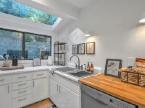 Stunning Neighborhood Home Walkable to Downtown Mill Valley Hotels in Mill Valley