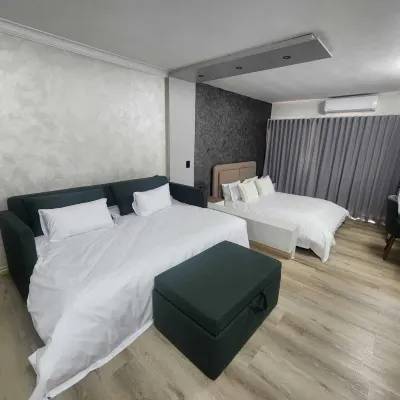 The Lakewood Hotel Hotels near Gold Reef City Theme Park