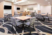 Holiday Inn Express & Suites GLENDIVE by IHG - Frühstück