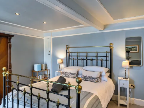 Kelvin House Hotels in Torpoint