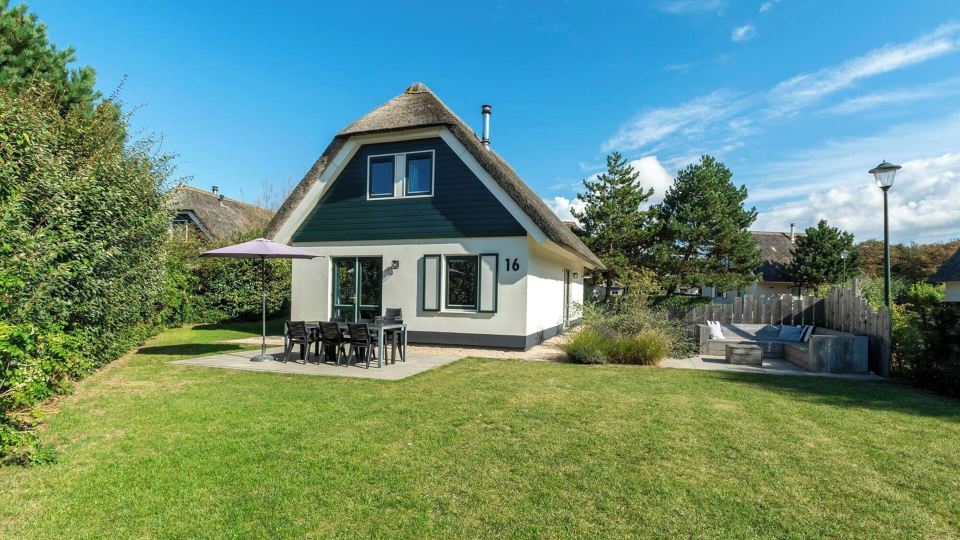 Duynopgangh 16 Villa for 8-Guests Behind Dunes
