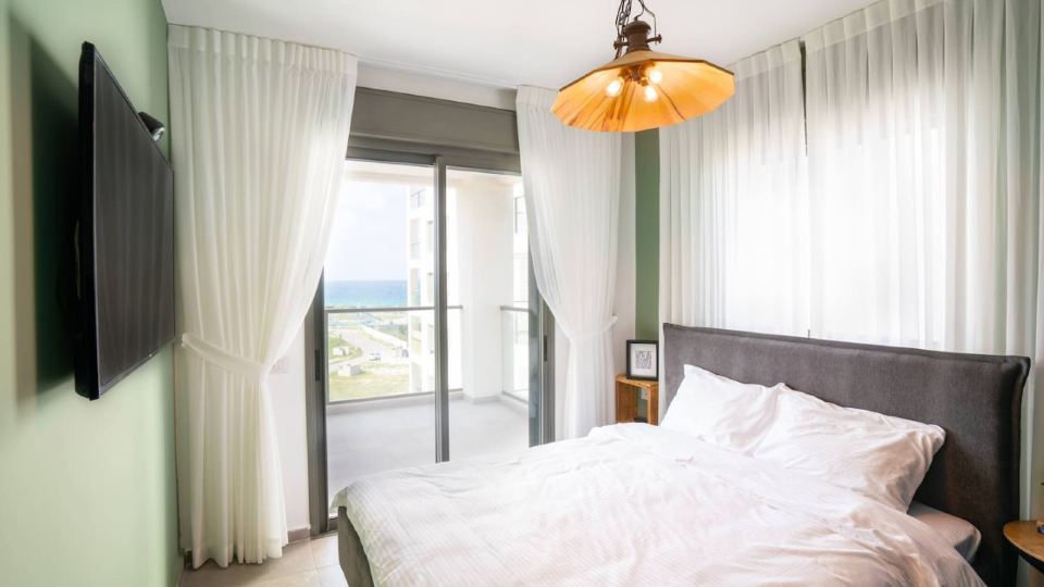 Sunny Haven Sea View Escape