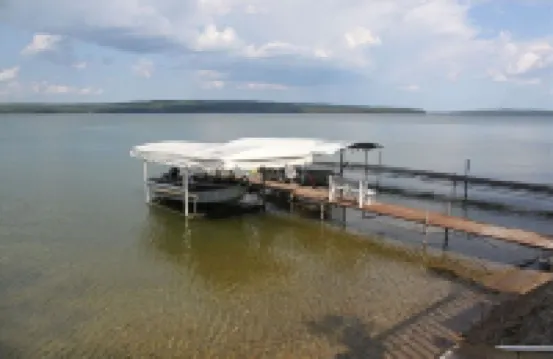 Beautiful Hubbard Lake, Lakefront Cottage