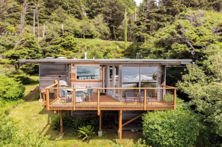 Sunset Cove by AvantStay Beachfront w Balcony Отели рядом с достопримечательностью «Haystack Rock»