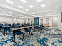 Hampton Inn & Suites St. Petersburg/Downtown Hotels near 400 Beach