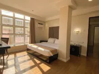 Queen Margarette Hotel - Downtown Hotele w: Quezon