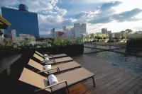 Hive Nápoles by G Hotels - Pools