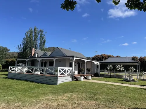 Yarra Fox Farm Farmstay in the heart of the Yarra Valley winery region. Hotel a Dixons Creek