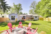 Three Oaks Home w/ Guest House - 8 Mi to Beach! - 3-Star