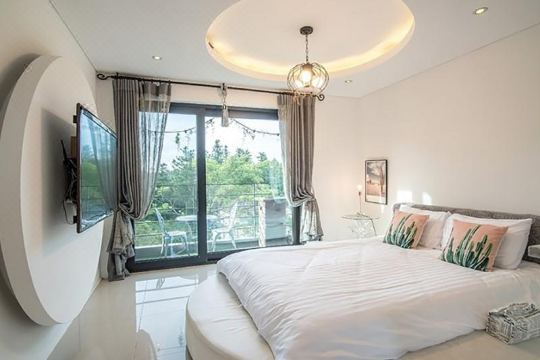 더갤러리모던펜션