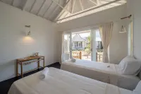 Paus Putih Hotel Hotel in zona Selambung Beach