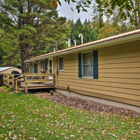 Great Valley Home w/ on-Site Pond, 7 Mi to Skiing!
